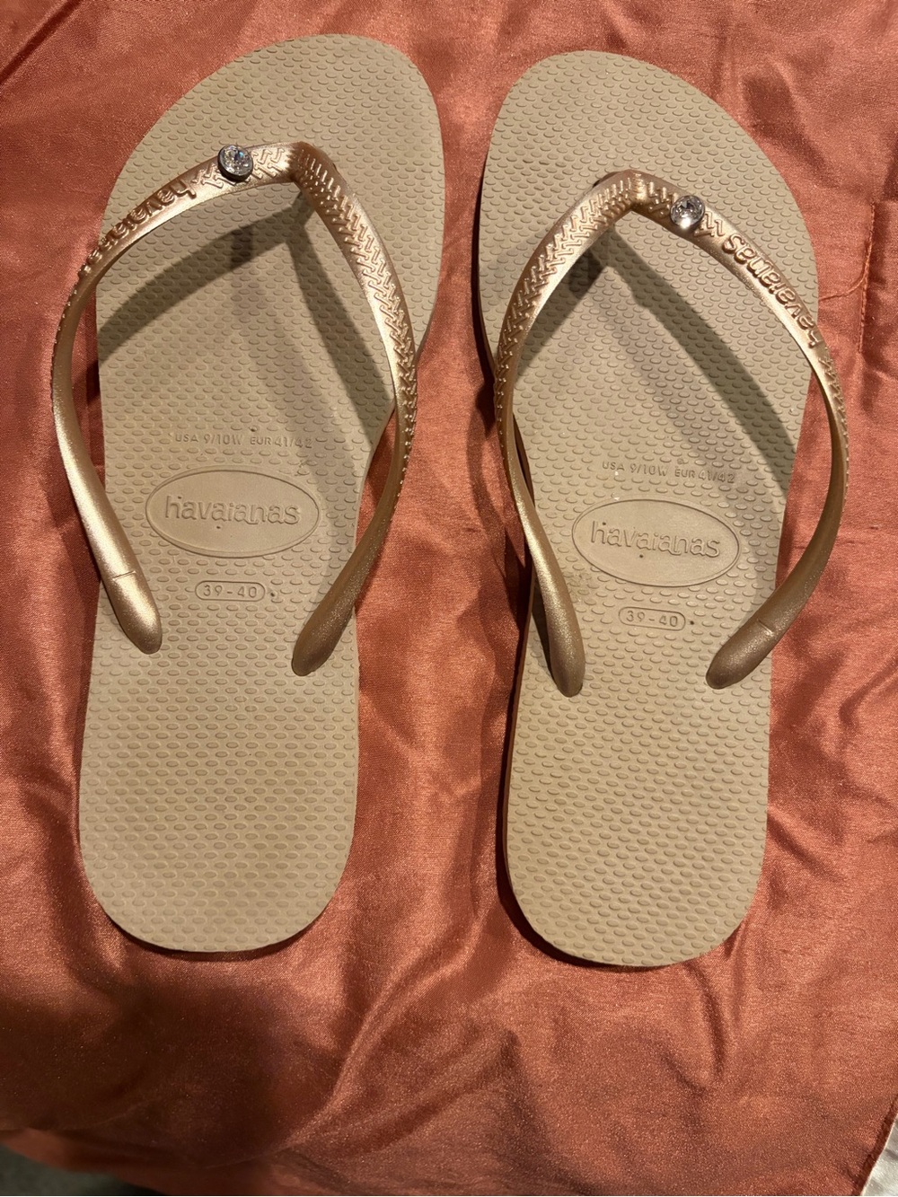Havaianas Slim Crystal Glamour flip flops with Swarovski crystal accent - Picture 1 of 3